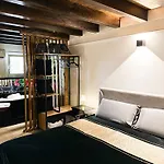 Rouge Romantic Jacuzzi Centro Apartment Palermo