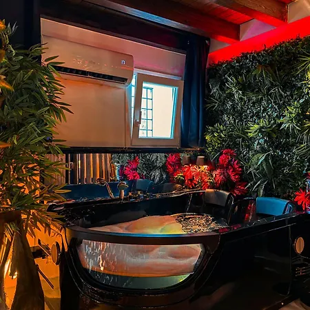 Rouge Romantic Jacuzzi Centro
